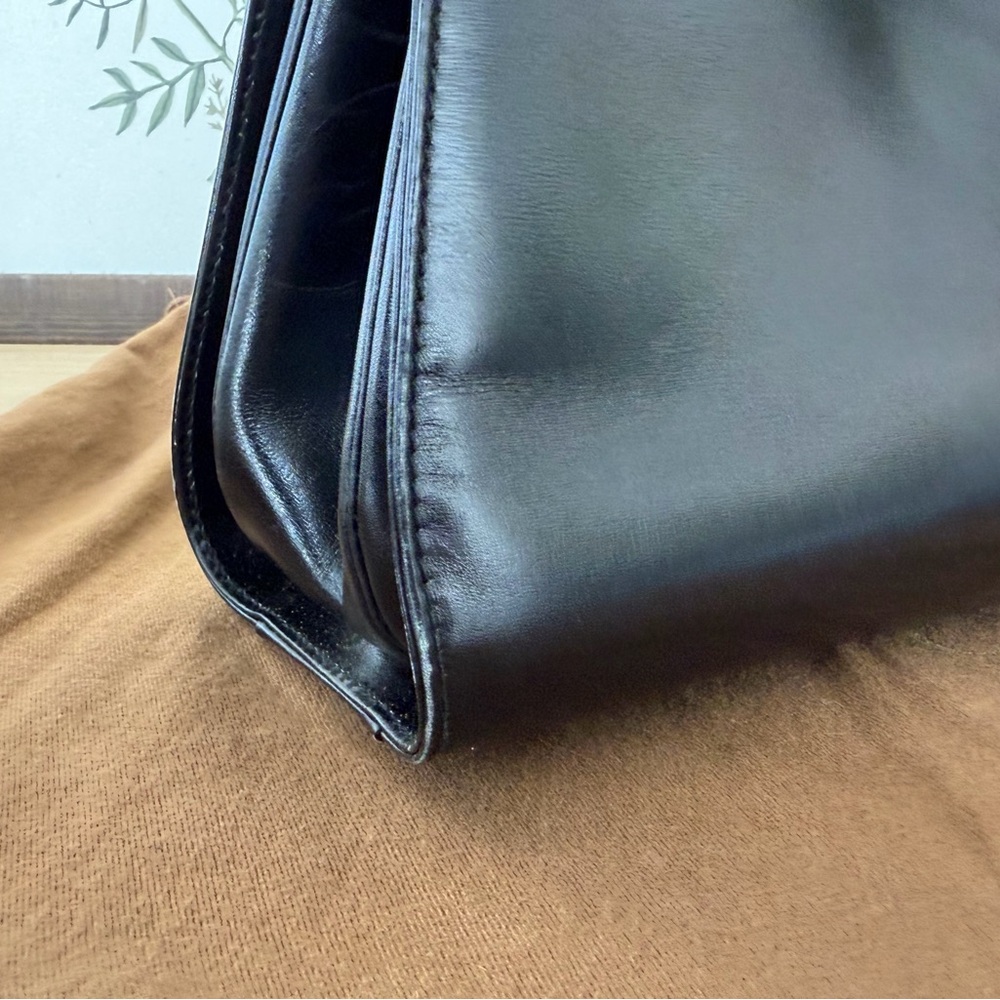 Gucci Black Leather Shoulder Bag - Picture 8 of 15
